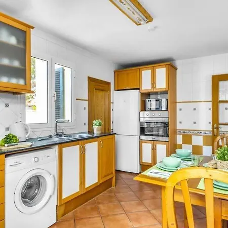 Cala Blanca Sleeps 6 Pool Air Con Wifi Вилла Кала-Бланка