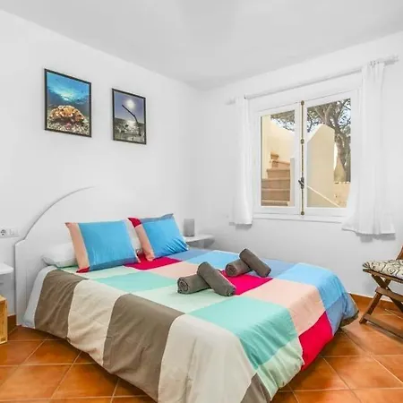Villa Cala Blanca Sleeps 6 Pool Air Con Wifi