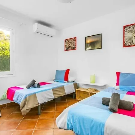 Villa Cala Blanca Sleeps 6 Pool Air Con Wifi