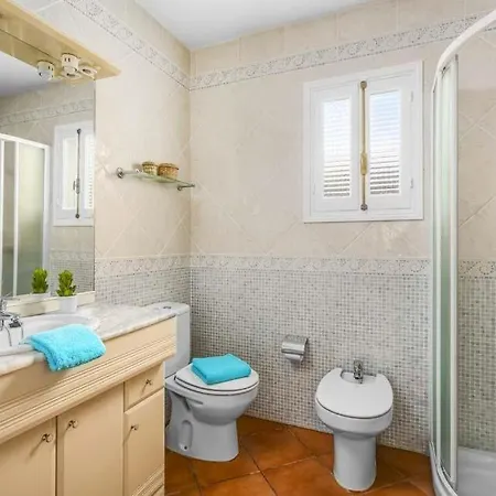 Cala Blanca Sleeps 6 Pool Air Con Wifi Willa Cala Blanca (Menorca)